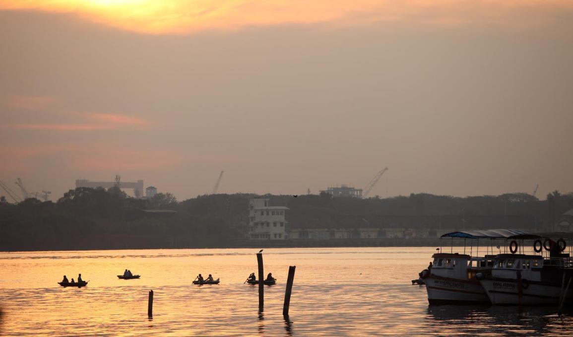 Bloom Boutique Waterfront Fort Kochi Exteriör bild