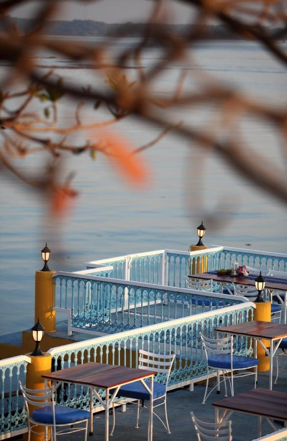 Bloom Boutique Waterfront Fort Kochi Exteriör bild